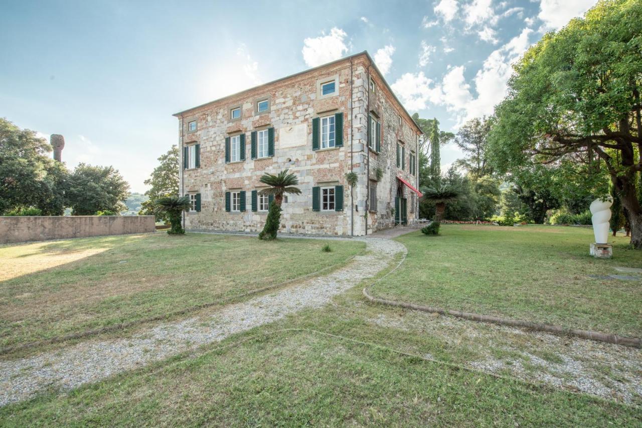 Il Castellaccio Bed & Breakfast Filettole Екстериор снимка